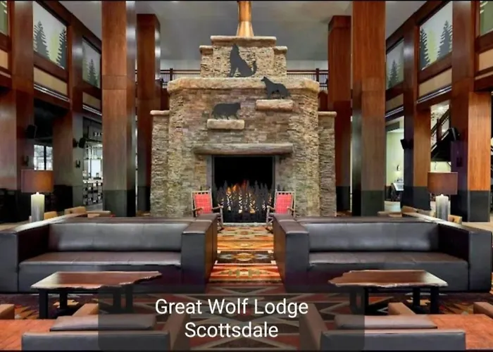 Townhome Near Old Town Shared Pool Hot Tub Private Grill Sleeps 10 Holiday home