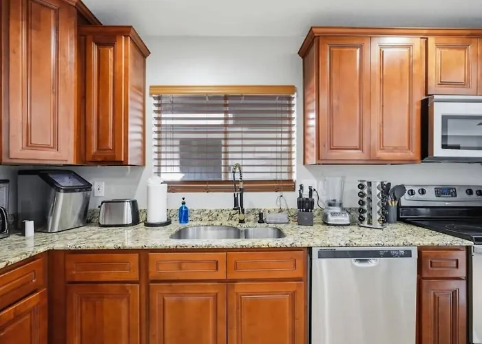Holiday home Townhome Near Old Town Shared Pool Hot Tub Private Grill Sleeps 10 Scottsdale