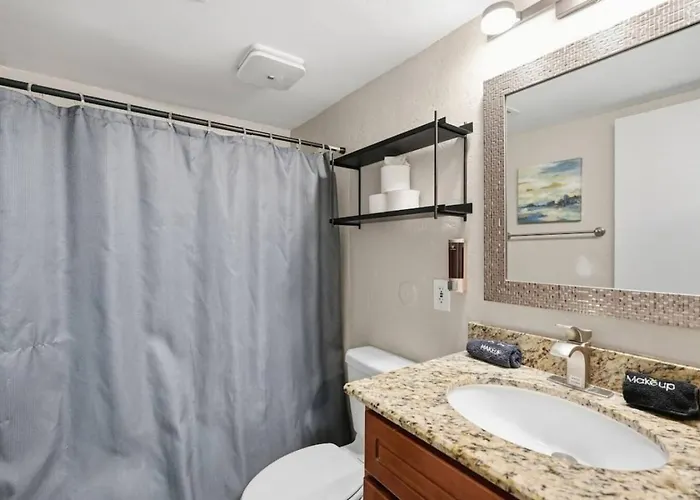 Townhome Near Old Town Shared Pool Hot Tub Private Grill Sleeps 10 Holiday home Scottsdale